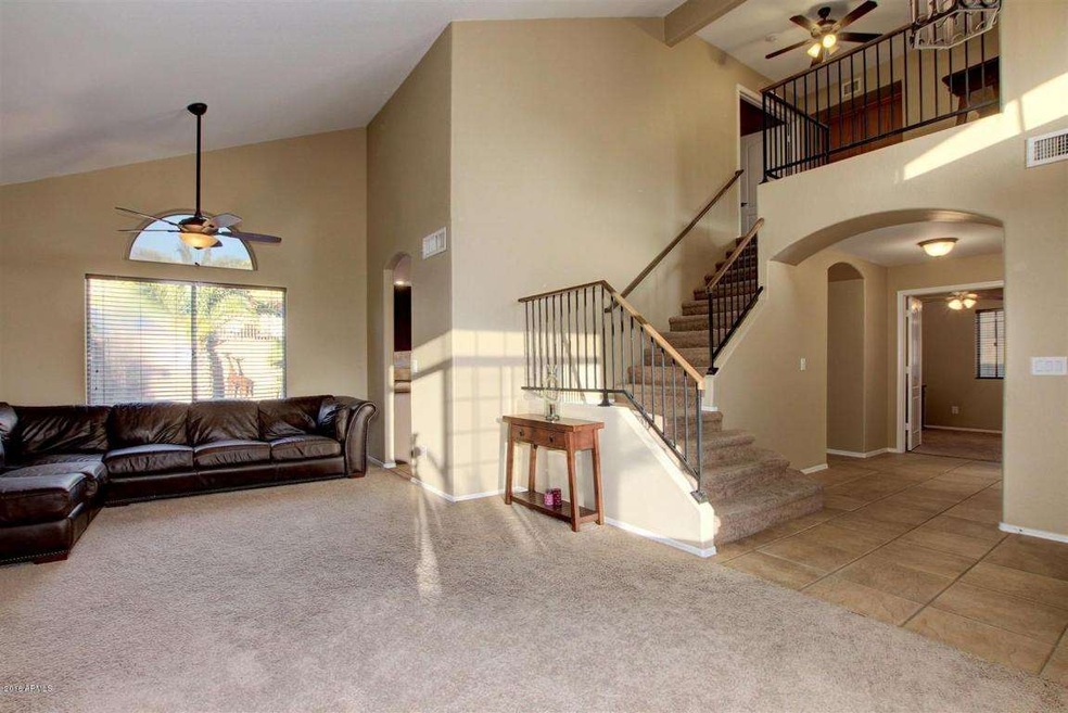 Entry/Living Room
