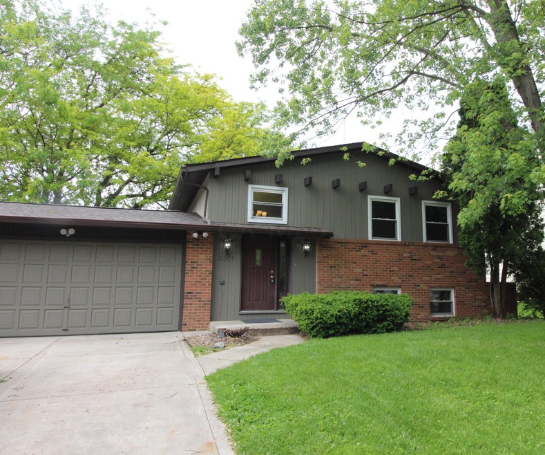 6301 Skywae Dr, Columbus, OH 43229 - photo 1