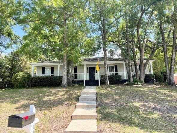 4 beds 2 baths