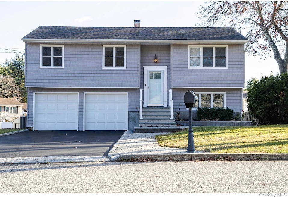 58 Hauppauge Rd, Hauppauge, NY 11788 - photo 1