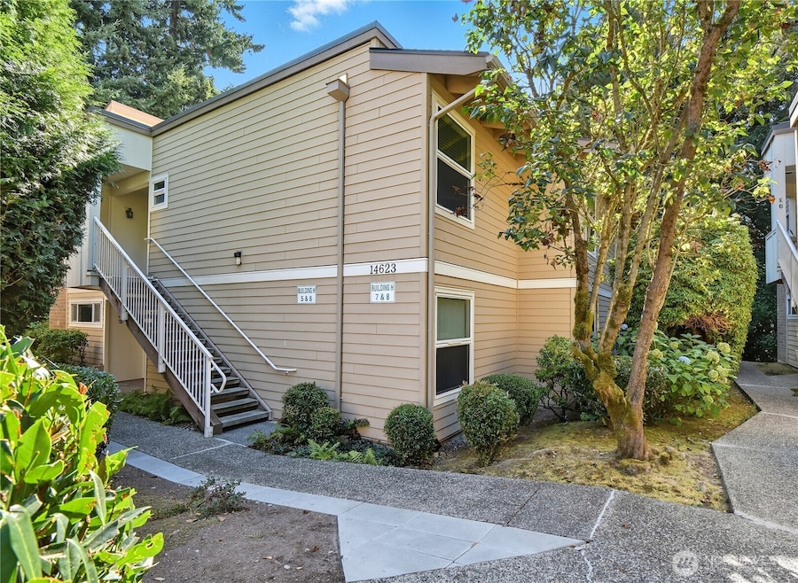 Walking distance to Microsoft! Updated & move-in ready!