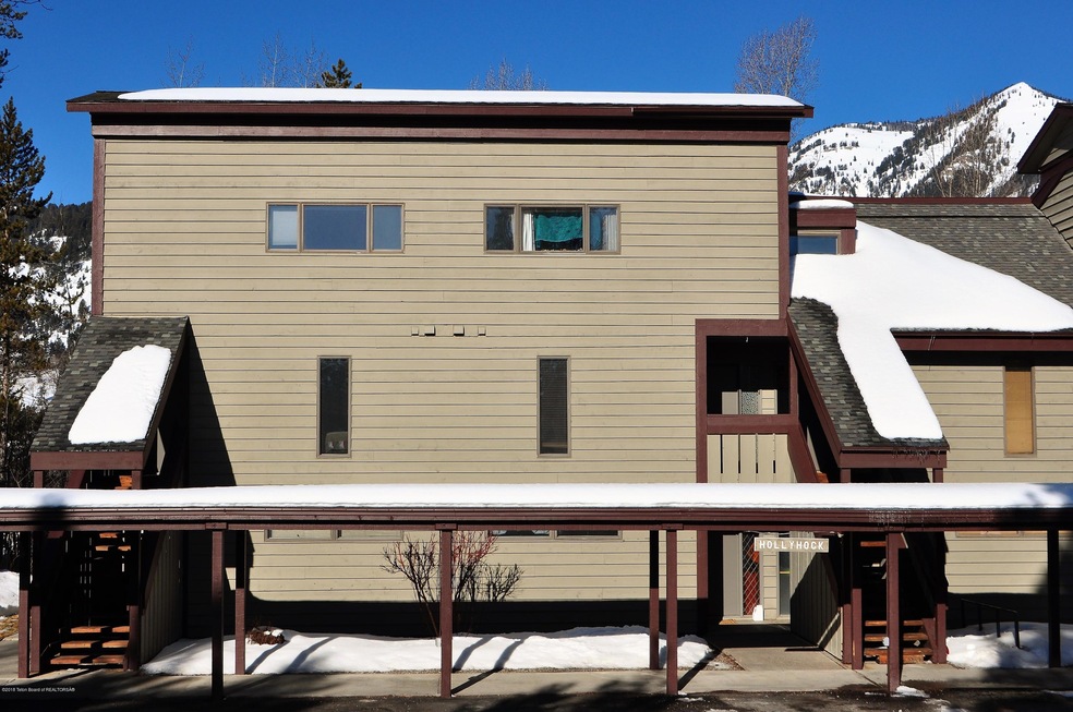 1 Front Exterior