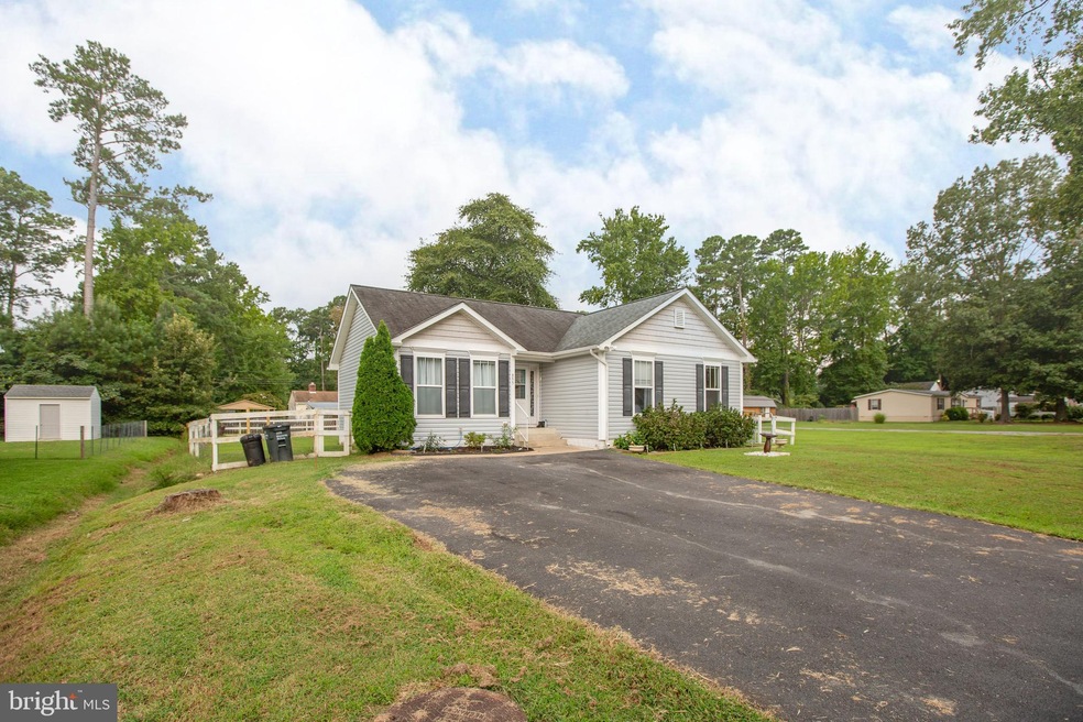 355 Monroe Dr, Colonial Beach, VA 22443 - photo 1