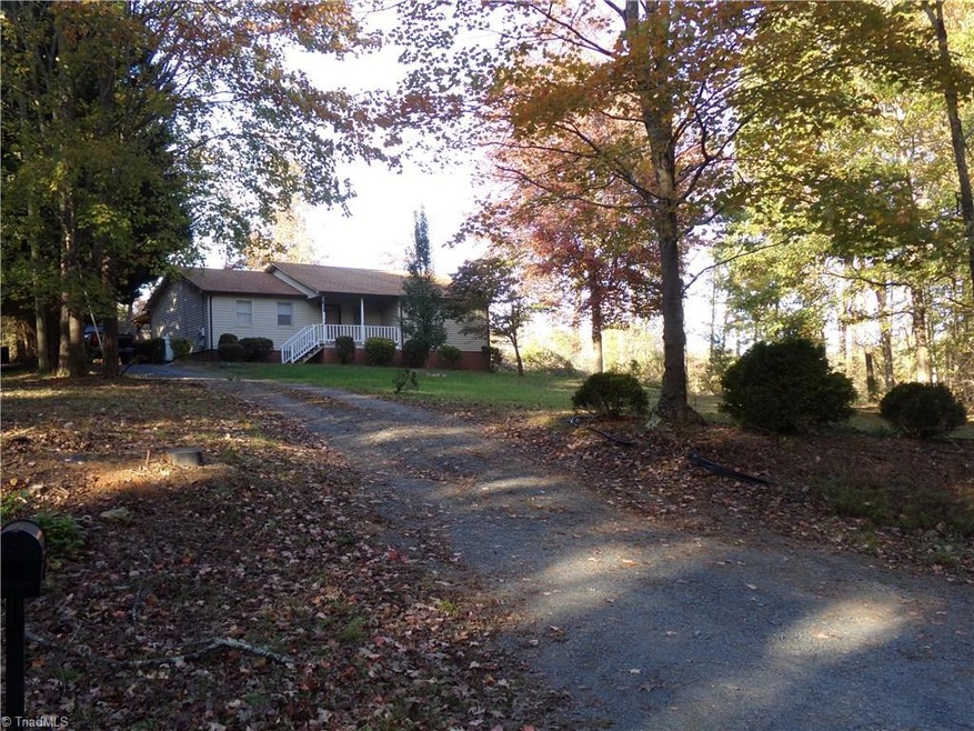 1062 Cannon Heights Dr, Asheboro, NC 27205 - photo 1