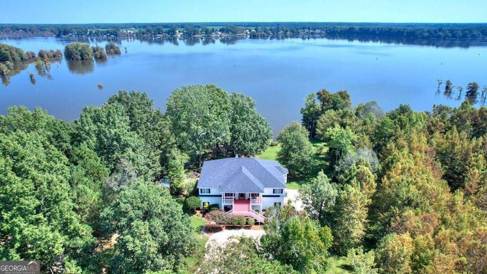 Island Home Overlooking The Main Body