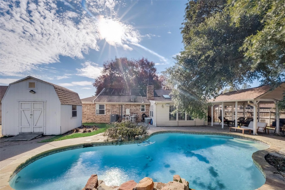 732 Springhill Dr, Hurst, TX 76054 - photo 1