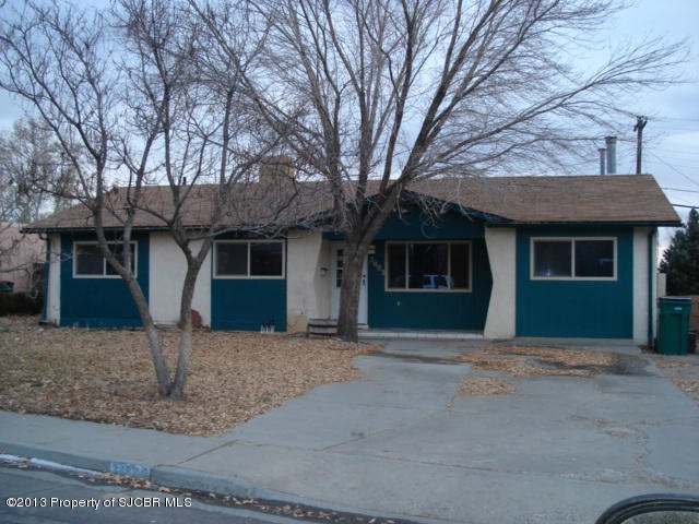 3003 Edgecliff Drive