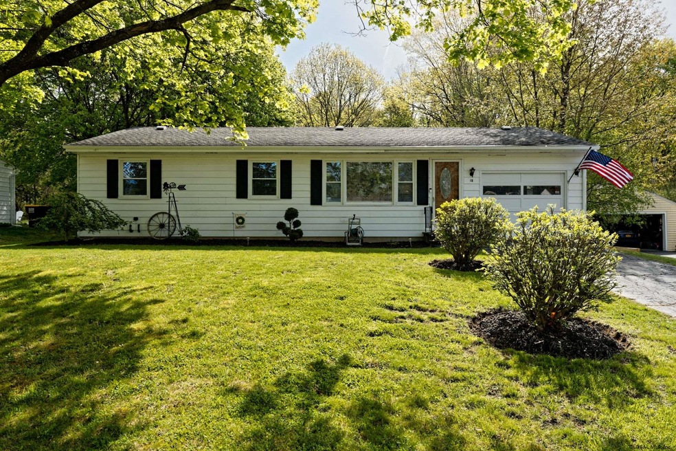 16 Brunswick Park Dr, Troy, NY 12180 - photo 1