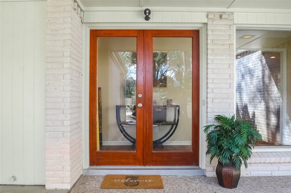 5930 Bent Bough Ln, Houston, TX 77088 - photo 1