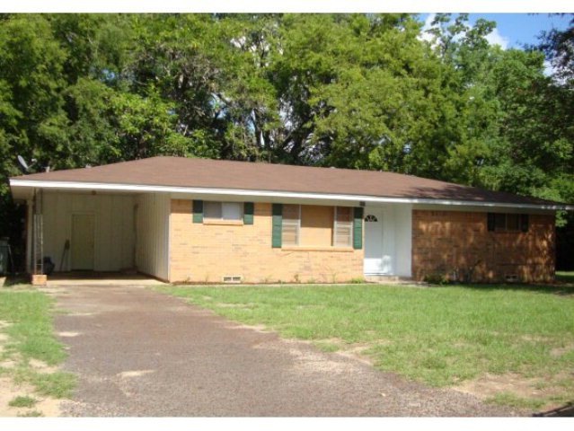 409 Perry Dr, Nacogdoches, TX 75964 - photo 1