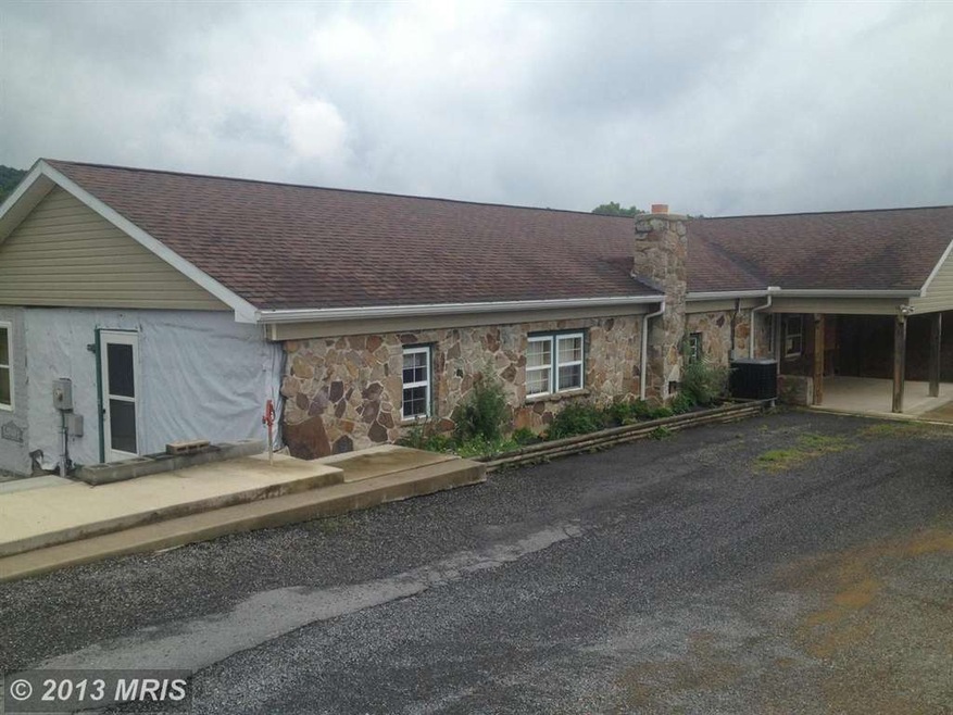 98 Kimber Ct, Berkeley Springs, WV 25411 - photo 1