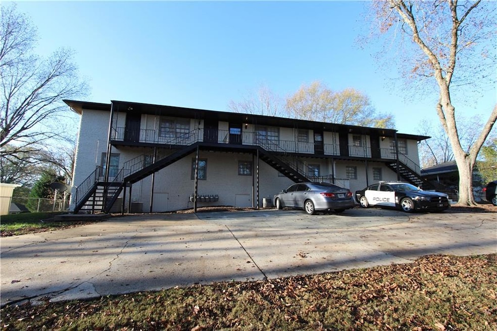 514 Clover Dr unit 6, Buford, GA 30518 - photo 1