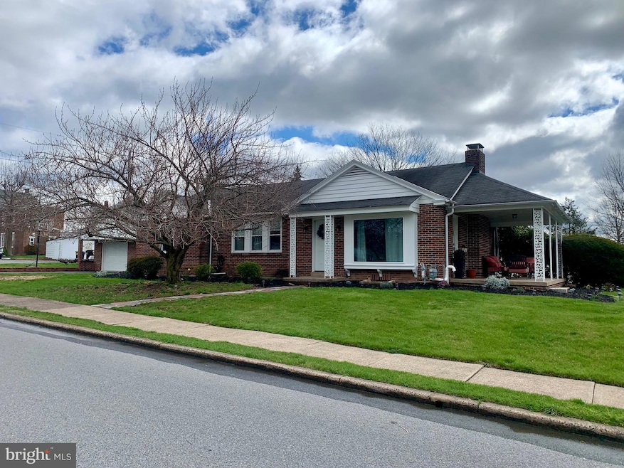 701 Rhoads Ave, Boyertown, PA 19512 - photo 1