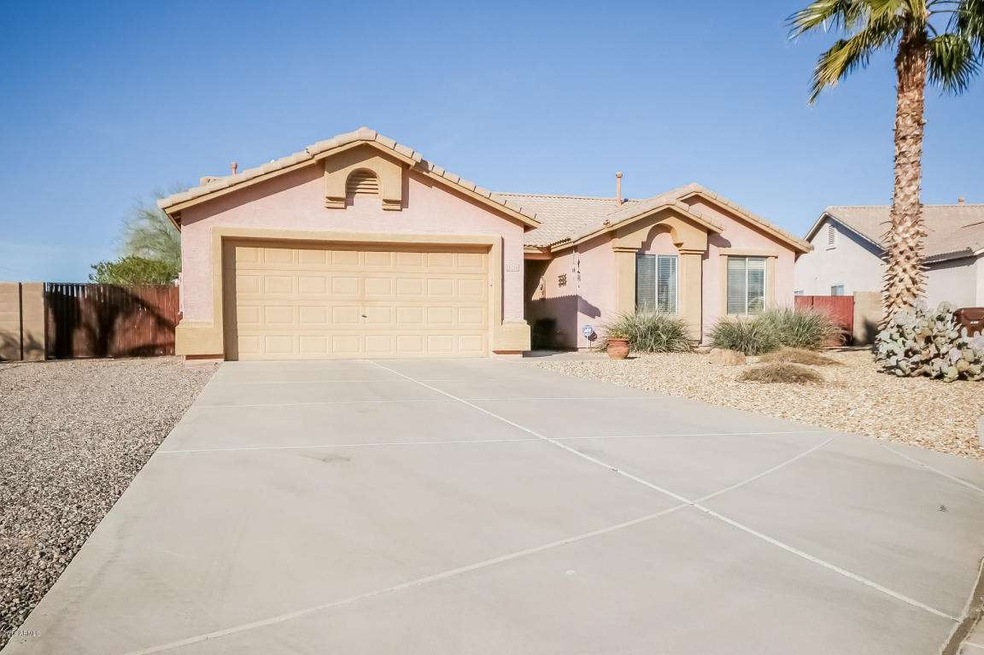 001-Front_View-2328150-medium