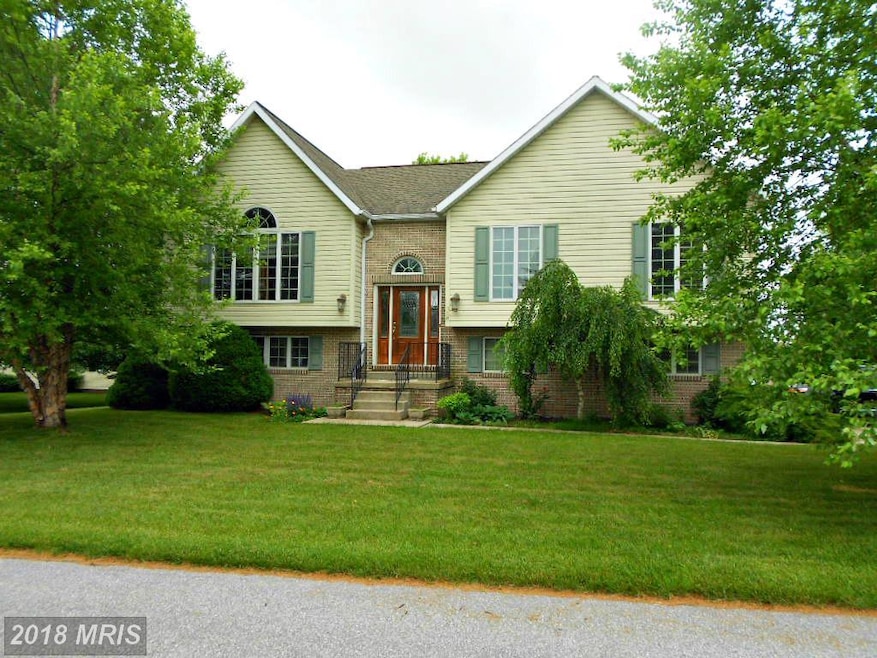 358 Cosell Dr, Chambersburg, PA 17201 - photo 1