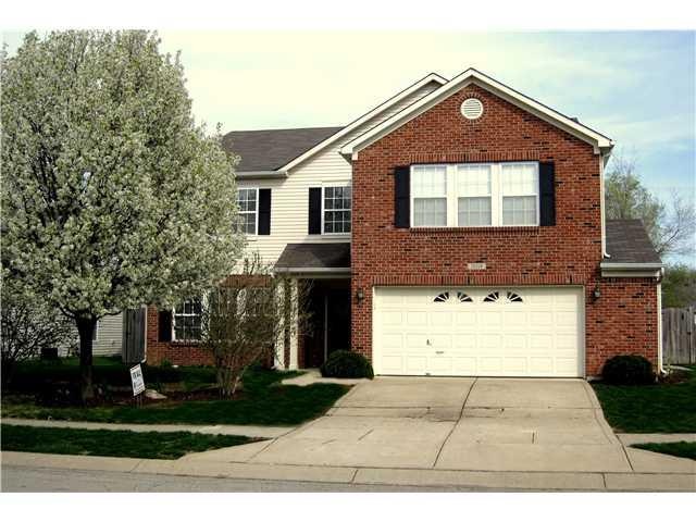 10219 Brushfield Ln, Fishers, IN 46037 - photo 1