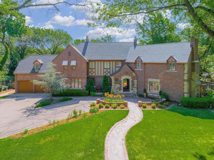 Pending $830,000 • Co-Listing Agent
