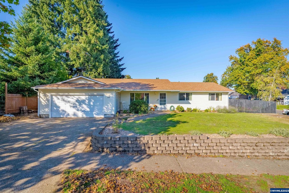 2041 Elmwood Dr S, Salem, OR 97306 - photo 1