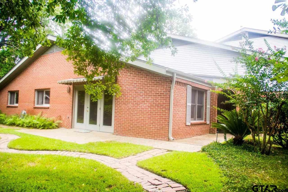 932 932 Troup Hwy, Tyler, TX 75701 - photo 1