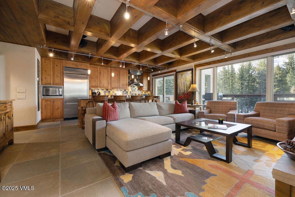 2504_treetops_4e_interior_living_a