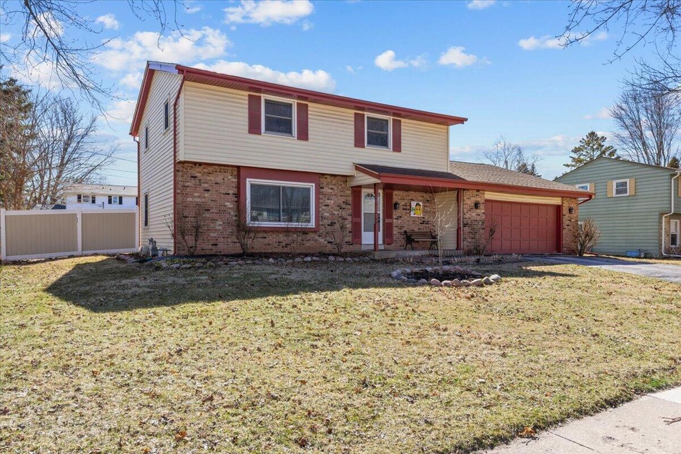 2101 Ruben Dr, Waukesha, WI 53186 - photo 1