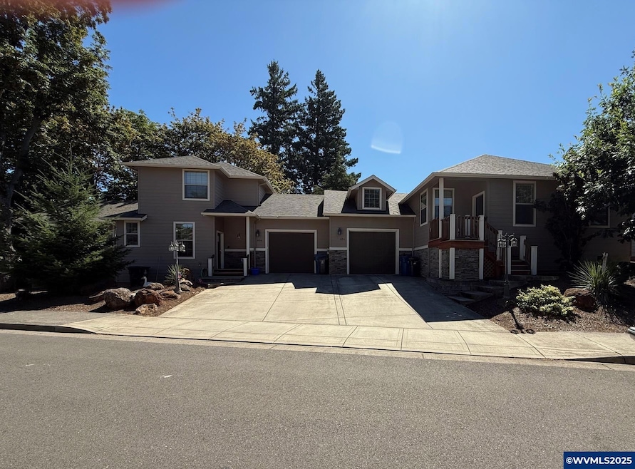 Sold $592,900 • Co-Listing Agent