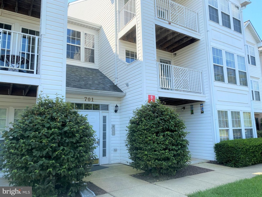 701 Harvest Run Dr unit U304, Odenton, MD 21113 - photo 1
