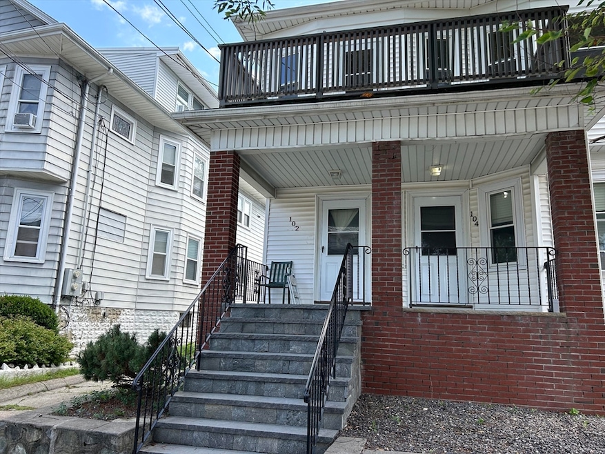 102 W Quincy St unit 2, Somerville, MA 02144 - photo 1