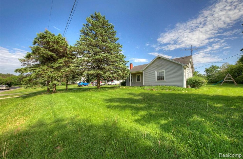 6527 Baldwin Rd, Swartz Creek, MI 48473 - photo 1