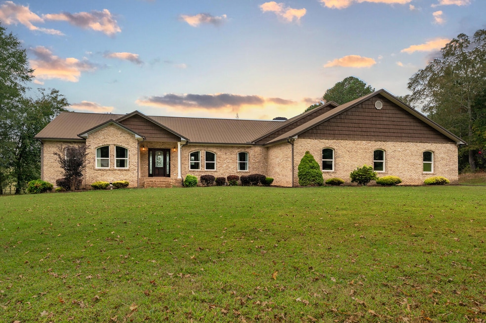 1503 Taliaferro Springs Rd, Lyerly, GA 30730 - photo 1