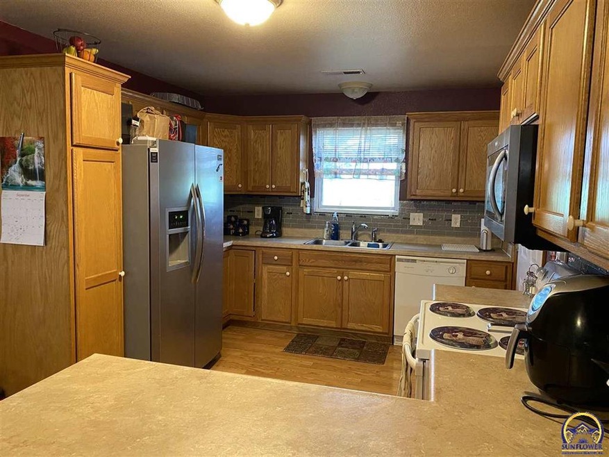 200 Holt Cir, Hoyt, KS 66440 - photo 1