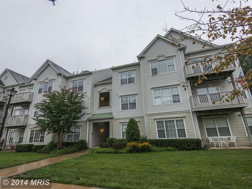 12481 Hayes Ct unit 302, Fairfax, VA 22033 - photo 1
