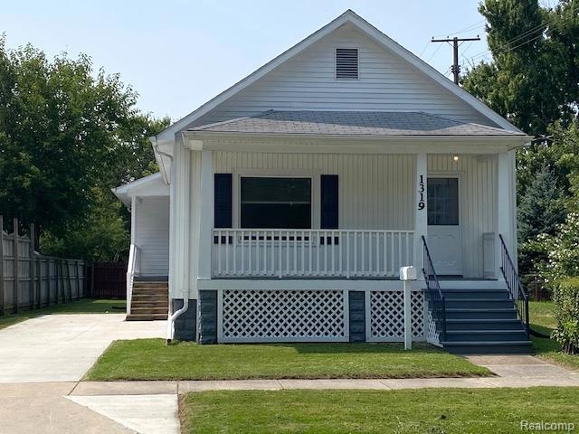 1319 12th St, Port Huron, MI 48060 - photo 1