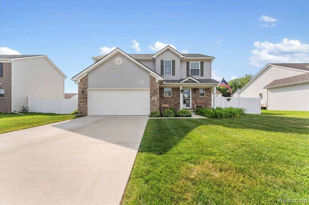 WELCOME HOME! GORGEOUS NEWER BUILT HOME