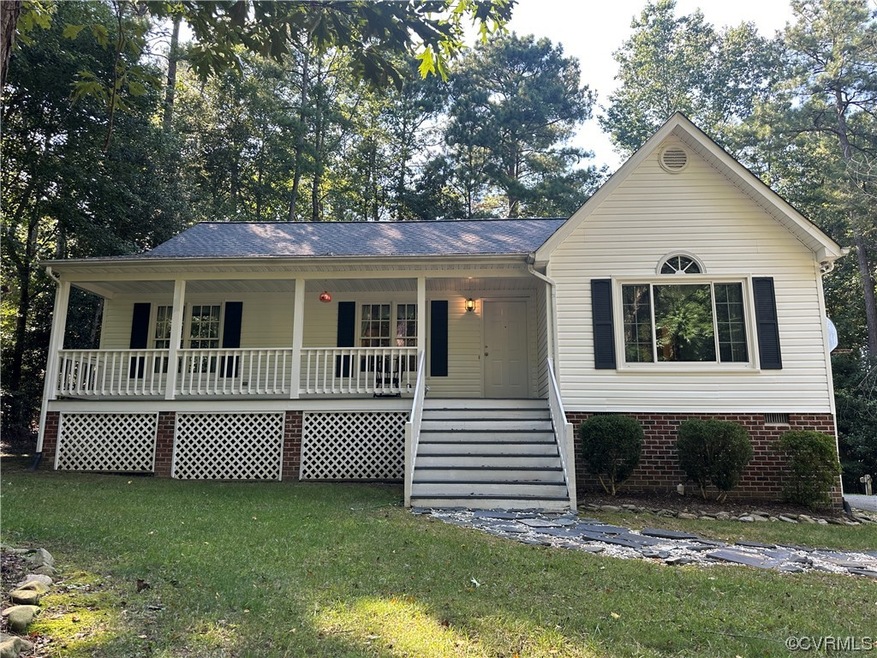 2536 Brookforest Ct has vinyl siding and a new dim