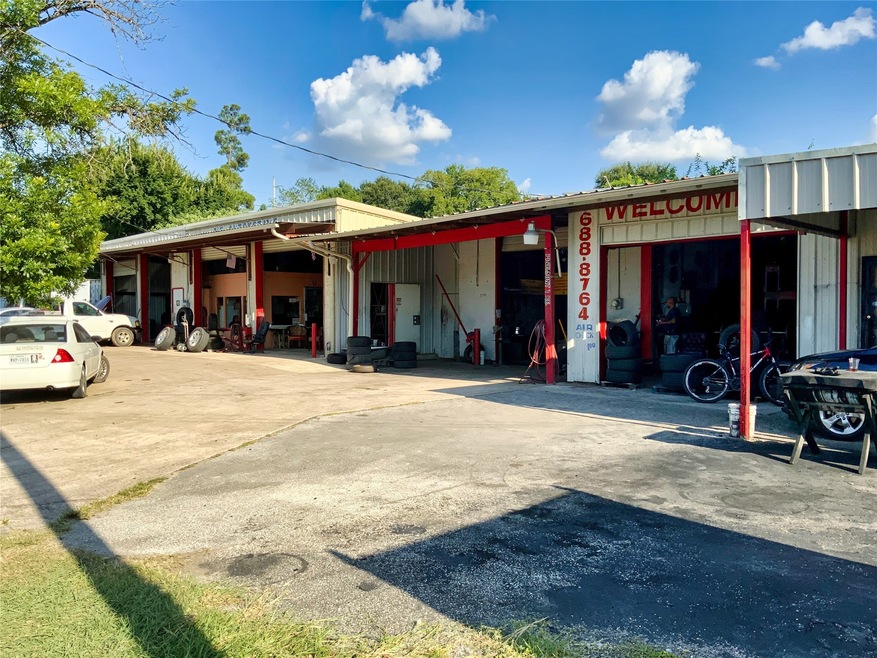 5203 Pinemont Dr, Houston, TX 77092 - photo 1