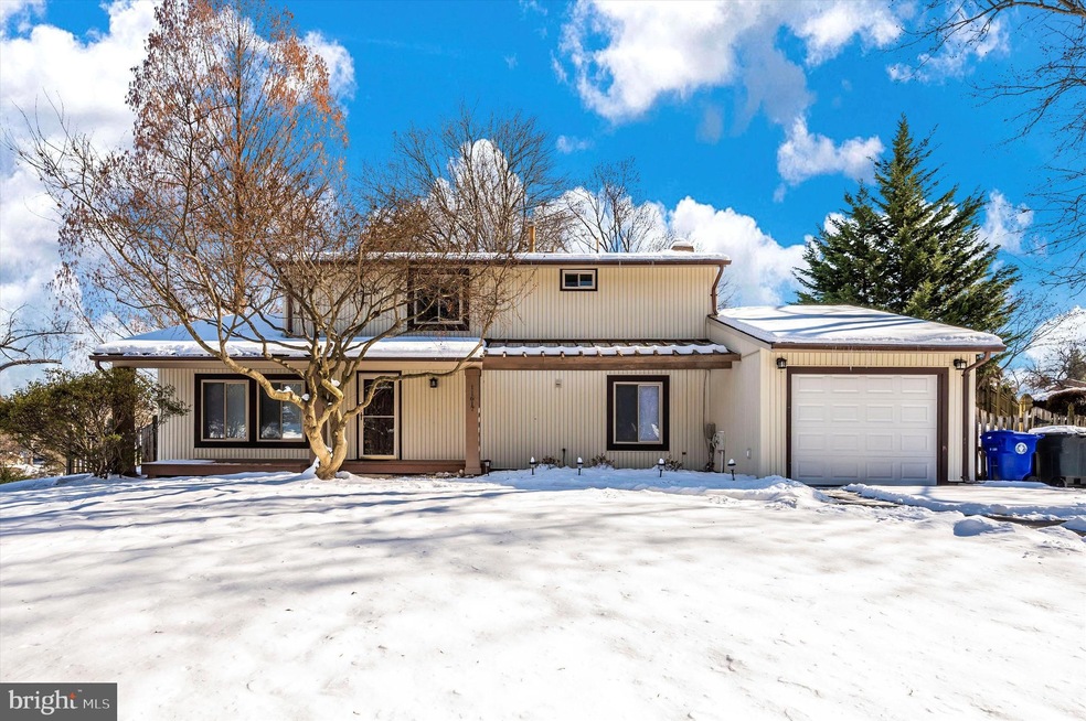 11617 Piney Lodge Rd, North Potomac, MD 20878 - photo 1