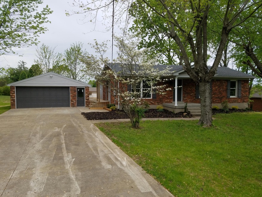 512 Ford Dr, Mount Washington, KY 40047 - photo 1