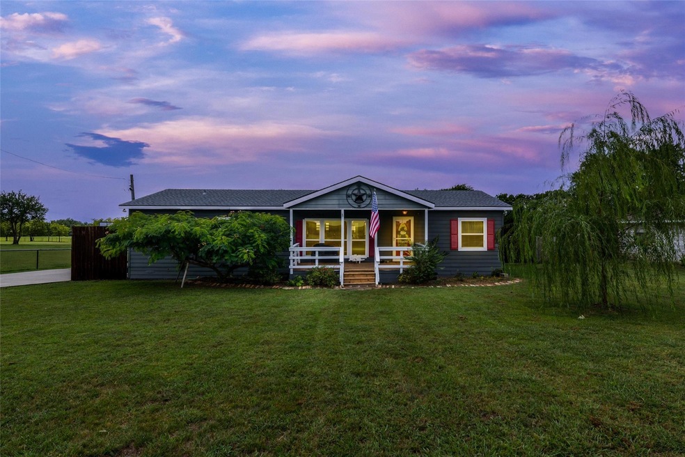 104 Ole Vittitoe Rd, Whitewright, TX 75491 - photo 1