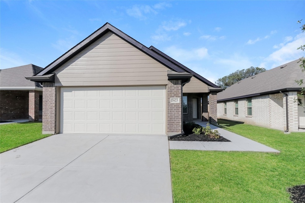 3623 Joshua St, Ennis, TX 75119 - photo 1