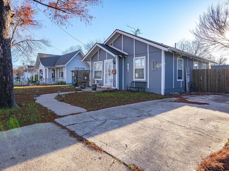 1507 N Preston St, Ennis, TX 75119 - photo 1