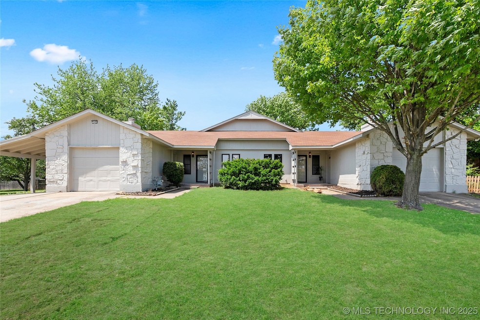 1602 N Hickory Ave, Broken Arrow, OK 74012 - photo 1