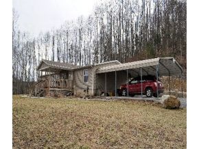 Modern home with 4 Acres