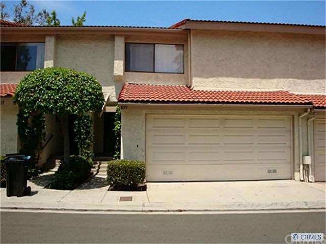2 Brs & 2.5 Bath Townhome w/Green Belt View; no Tr