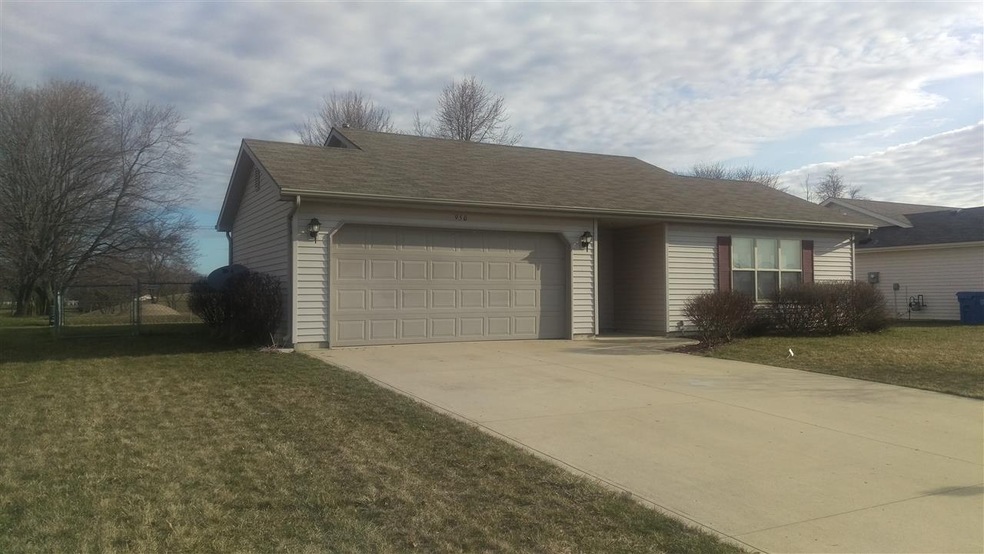 950 Wheatfield Ln, Churubusco, IN 46723 - photo 1