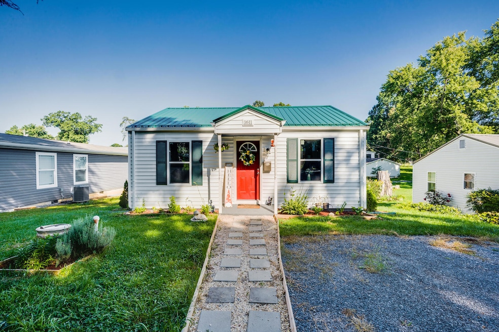 1611 E Watauga Ave, Johnson City, TN 37601 - photo 1