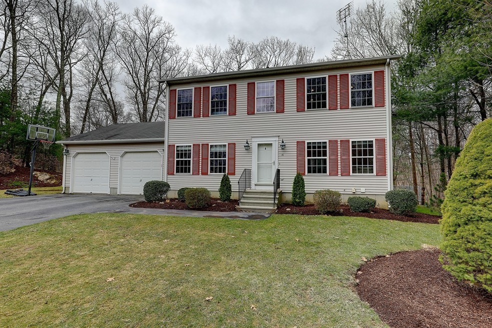 41 Rocky Crest Rd, Cumberland, RI 02864 - photo 1