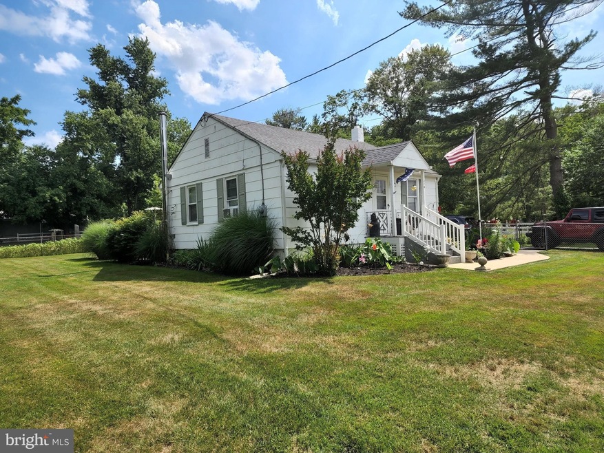 378 Juliustown Rd, Columbus, NJ 08022 - photo 1