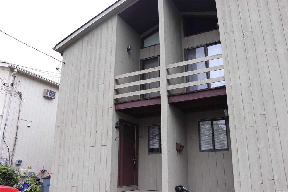 47 Dunwood Rd unit A, Port Washington, NY 11050 - photo 1