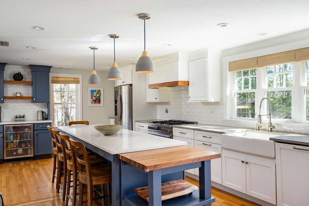 4 Volunteer Rd, Hingham, MA 02043 - photo 1